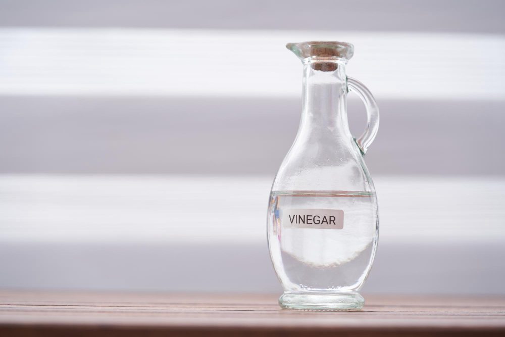 Apply a distilled white vinegar mist