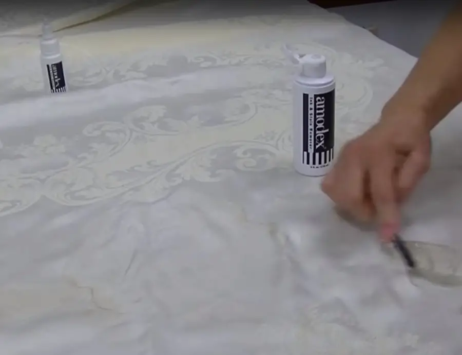 how-to-remove-permanent-marker-stains-from-clothes 04