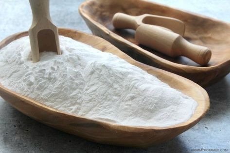 How to Get Coconut Oil Out of Clothes With Baking Soda