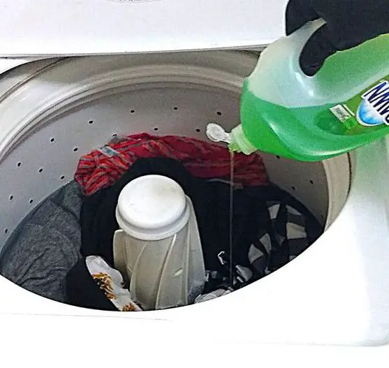 How to Wash Your Clothes With Dish Liquid