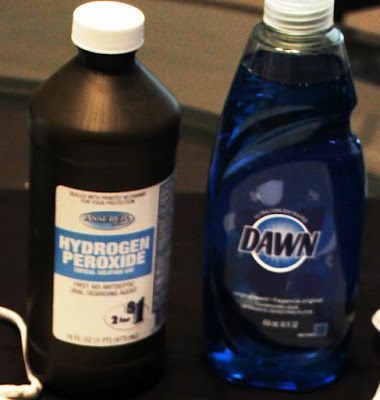 Hydrogen Peroxide and Dishwashing Soap Get Rid Of Dye Stains From Clothes