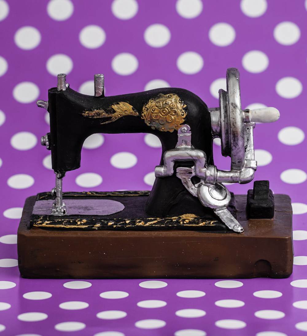 Research the Sewing Machine Model